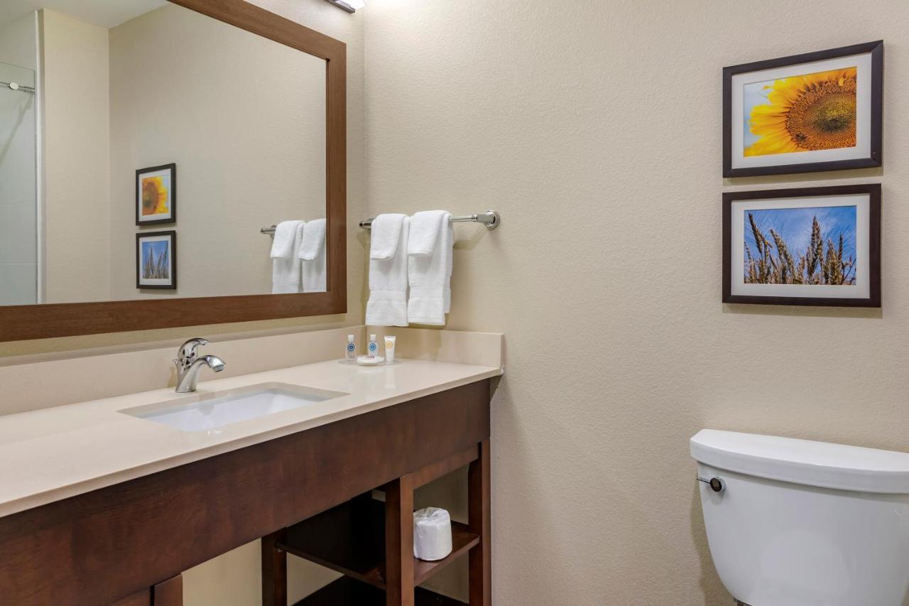 Comfort Inn & Suites Augusta Bagian luar foto