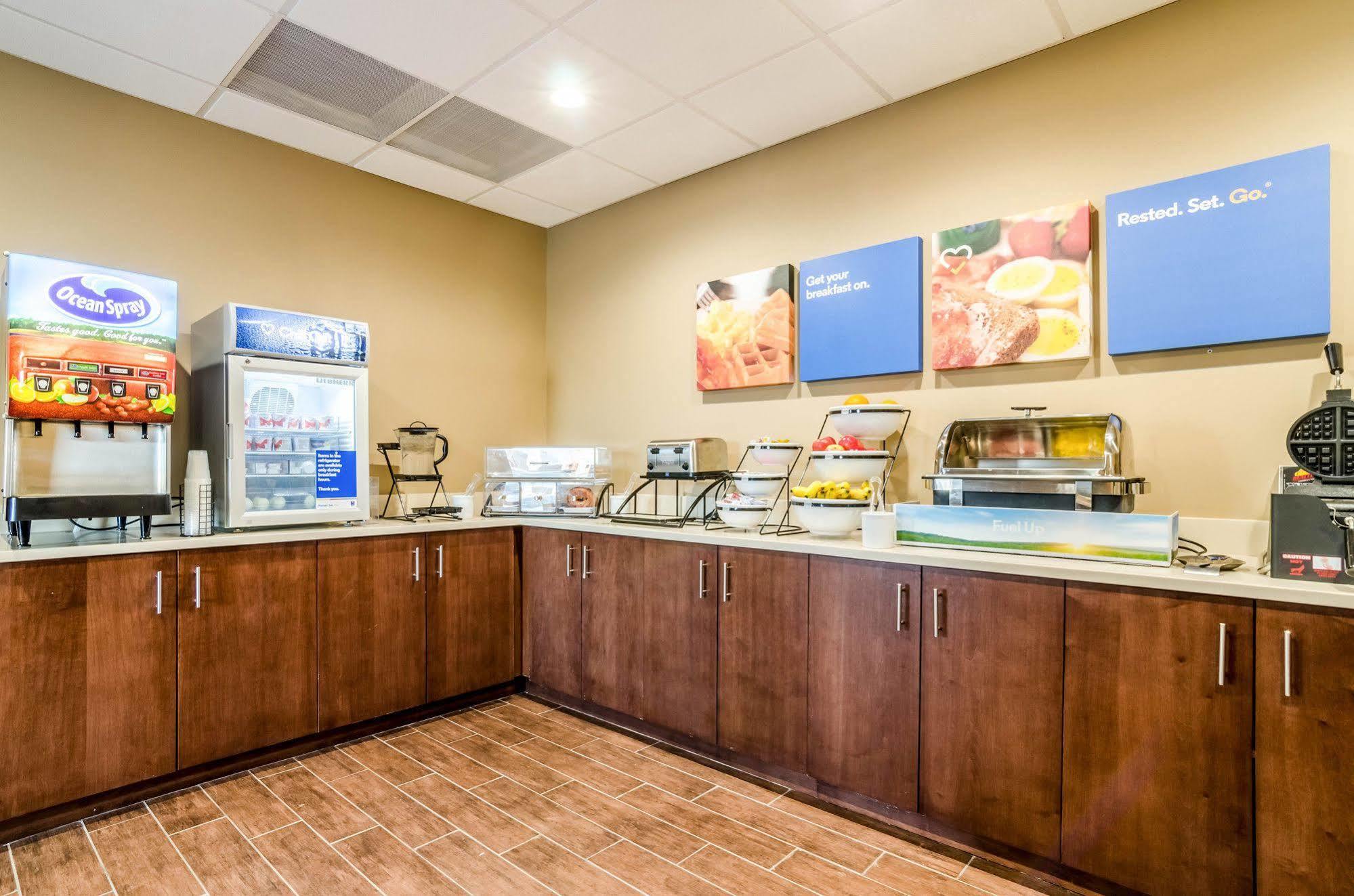 Comfort Inn & Suites Augusta Bagian luar foto